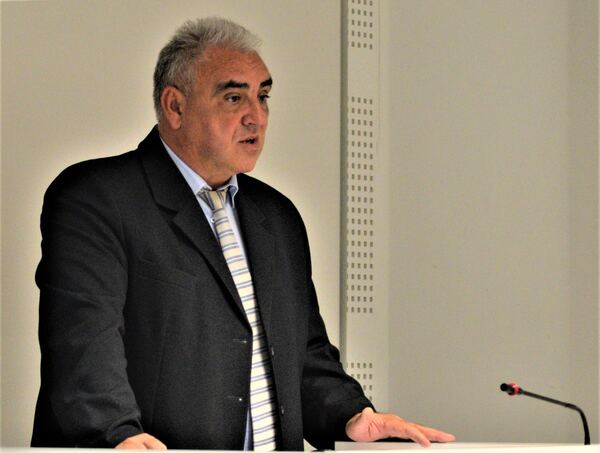 Tessék vigyázni, a bérek záródnak!