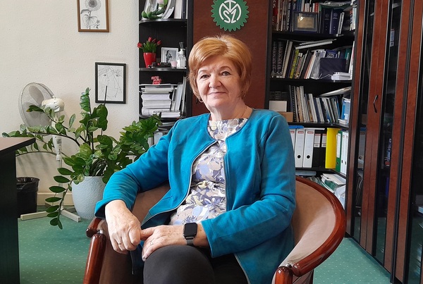 „Valaki mer szólni”