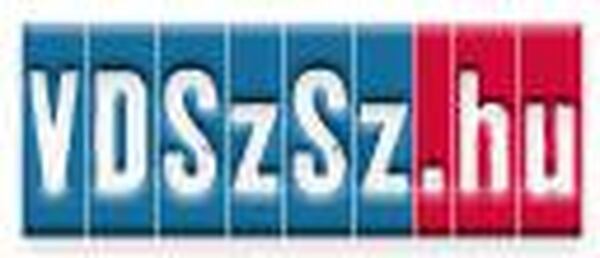 Százak demonstráltak a szolnoki MÁV Kórház megmaradásáért 