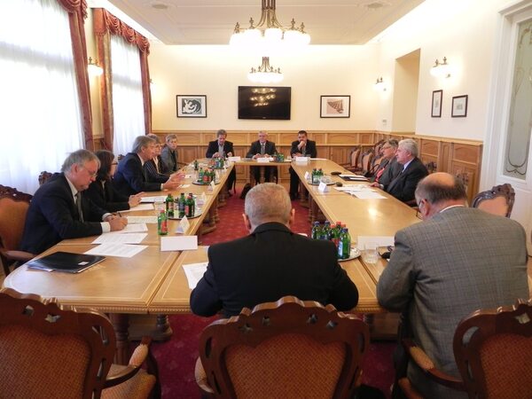 A fejlesztési miniszterrel egyeztettek ágazati szakszervezeti vezetők