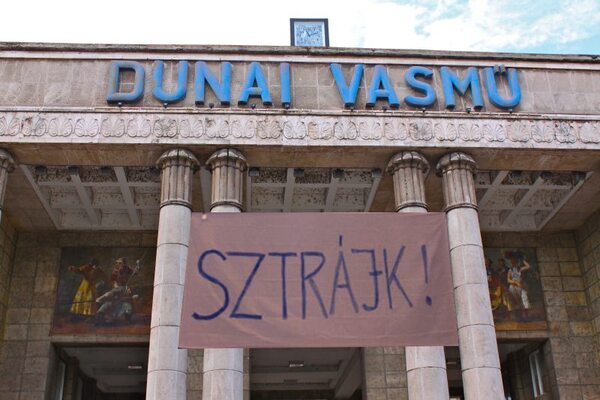 Tovább folytatódik a sztrájk a vasműben
