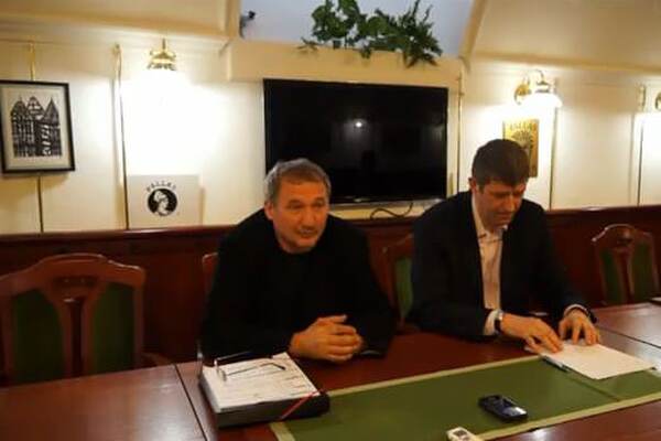 Gúr Nándor és egyes konföderációk közös amnéziában szenvednek