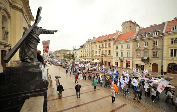 Utcára vonulnak a lengyel szakszervezetek