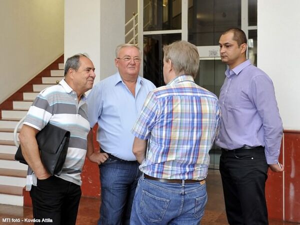 Bizonytalan Dunaferr-vásárlás?