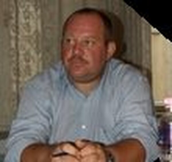 Elhunyt Alper László