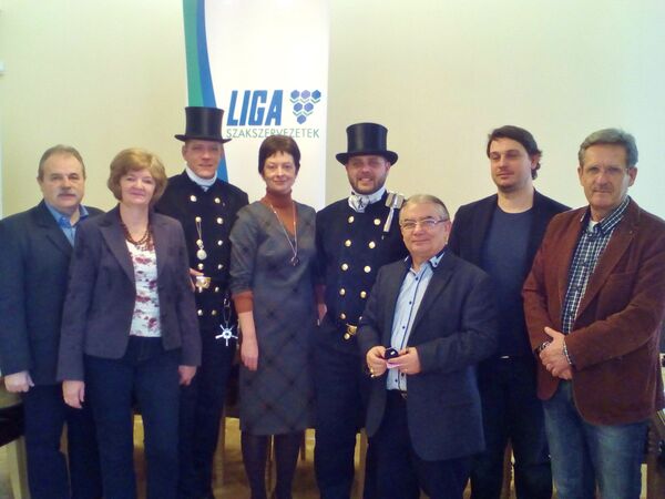 Legyen szerencsénk!
